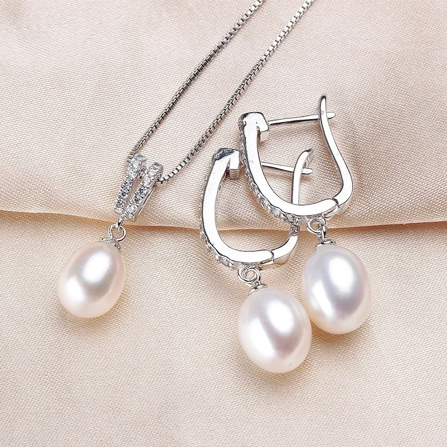 YWYC Horseshoe Freshwater Pearl Necklace and Earrings Set